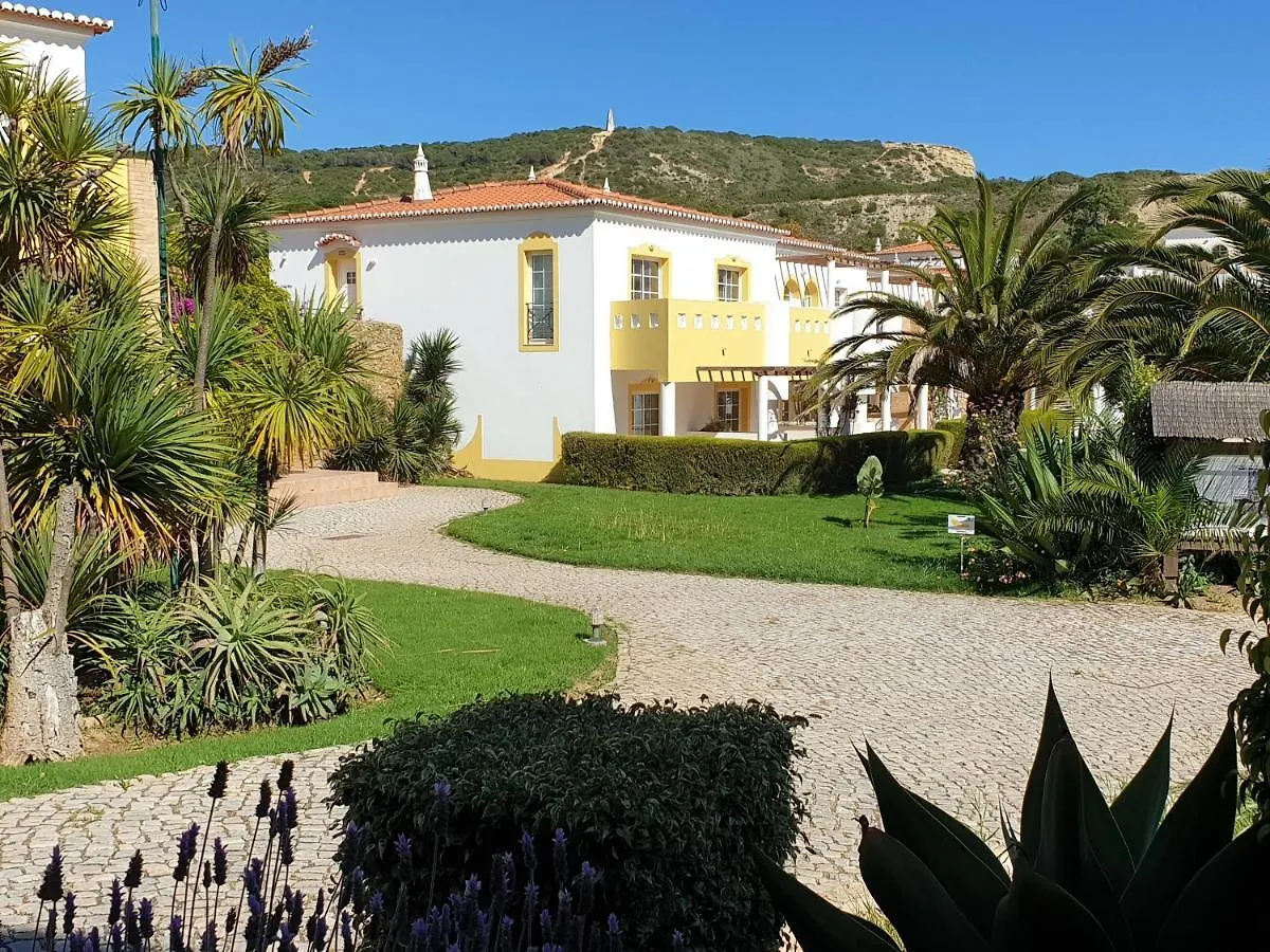 Luz Bay Hotel 4*,