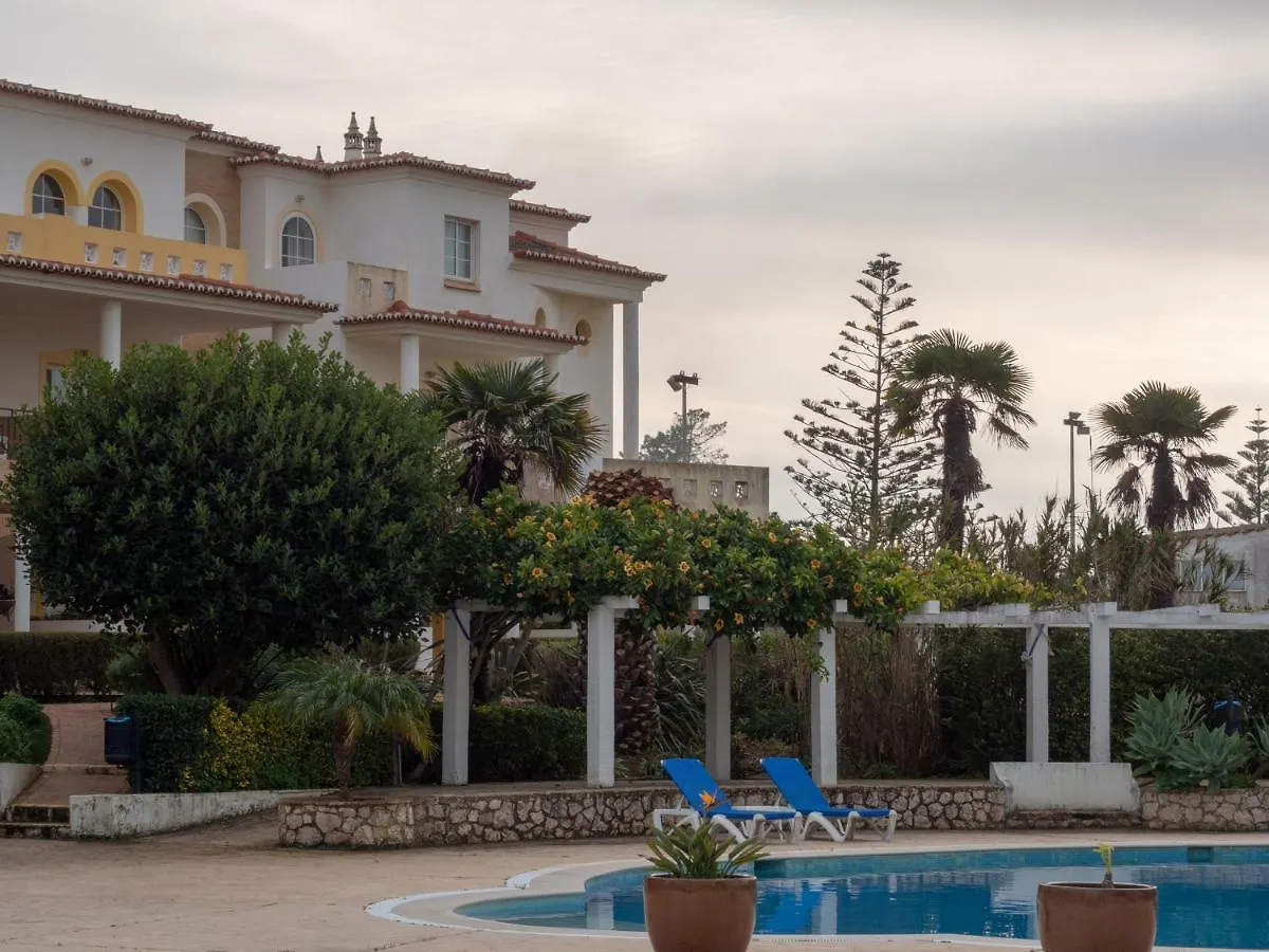 Luz Bay Hotel 4*,